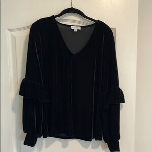 Edge Black Ruffled Long Sleeve Blouse